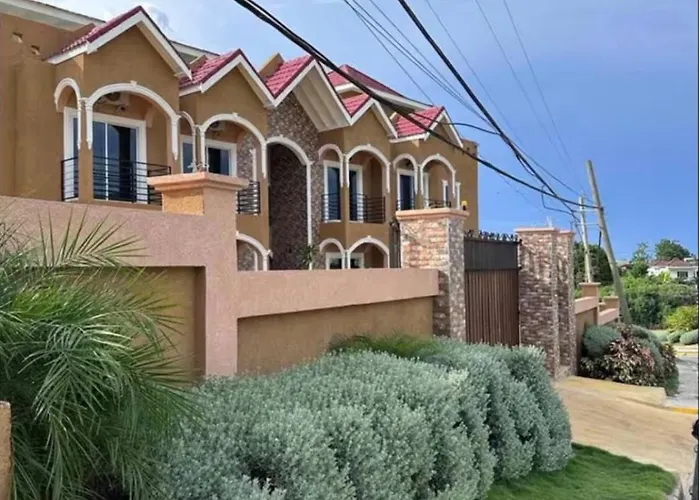Apartamento Luxury 3-bed Haven With Jacuzzi And Gorgeous Views *