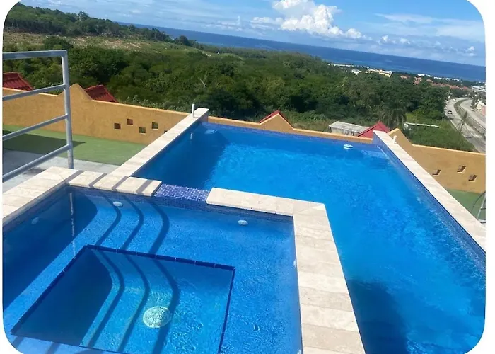 Luxury 3-bed Haven With Jacuzzi And Gorgeous Views