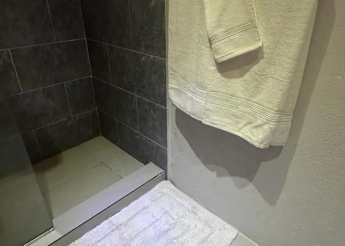 Apartamento Luxury 3-bed Haven With Jacuzzi And Gorgeous Views