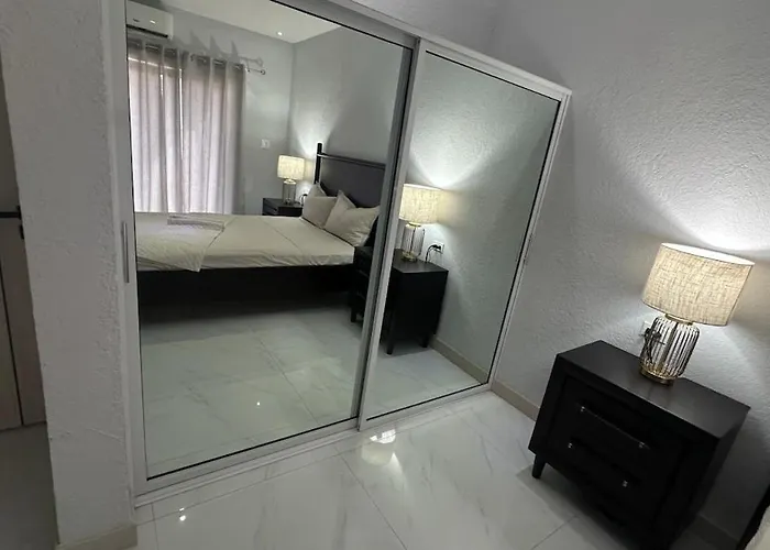 Luxury 3-bed Haven With Jacuzzi And Gorgeous Views Apartamento