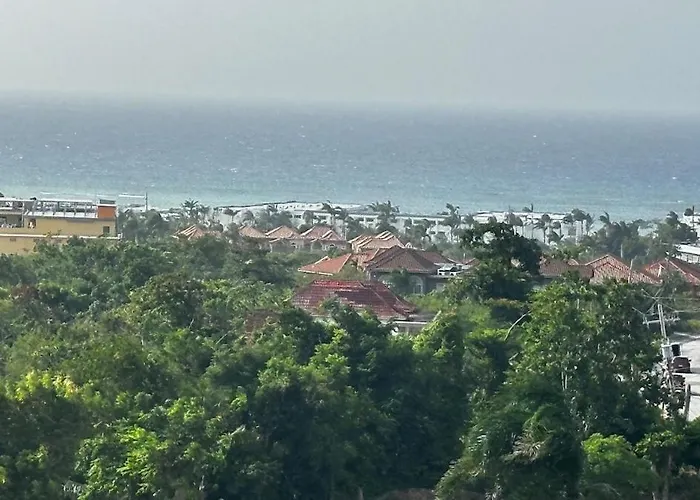 Apartamento Luxury 3-bed Haven With Jacuzzi And Gorgeous Views Montego Bay