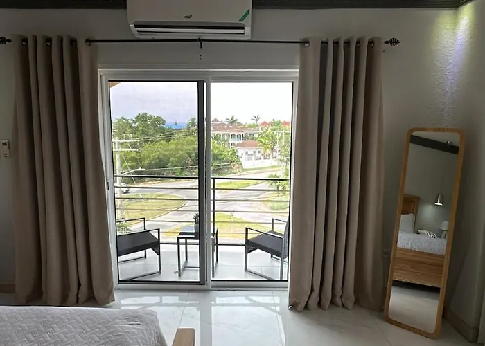 Luxury 3-bed Haven With Jacuzzi And Gorgeous Views * Montego Bay